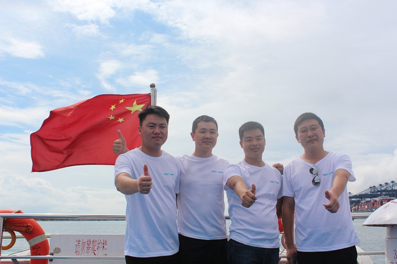 年領(lǐng)航集團(tuán)南澳西沖歡樂(lè)之旅！